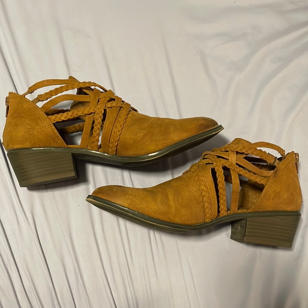 True craft brown suede booties. Size 9 1/2. Worn once
